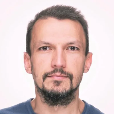 Portrait of Dr Răzvan Ghiță